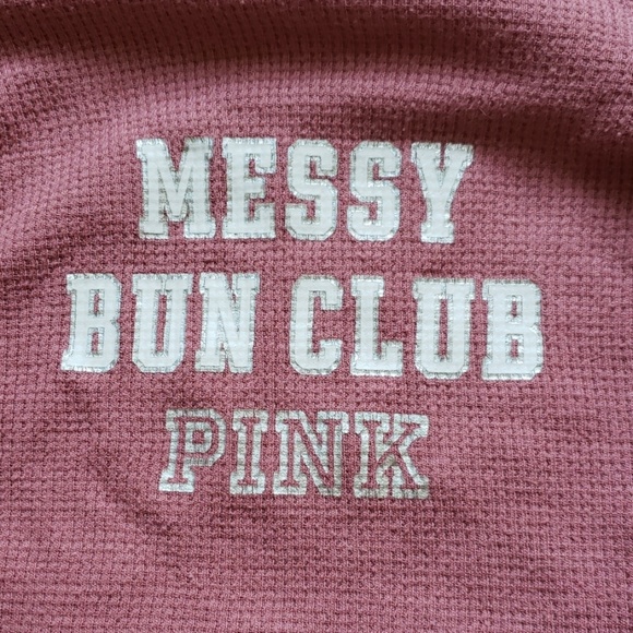 💗 EUC! VS Pink l/s top 'Messy Bun Club' - Picture 2 of 7